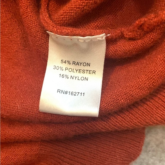 Love Ellie Women’s V-Neck Criss Cross Back Sweater Rust Color Size Medium - Picture 3 of 6